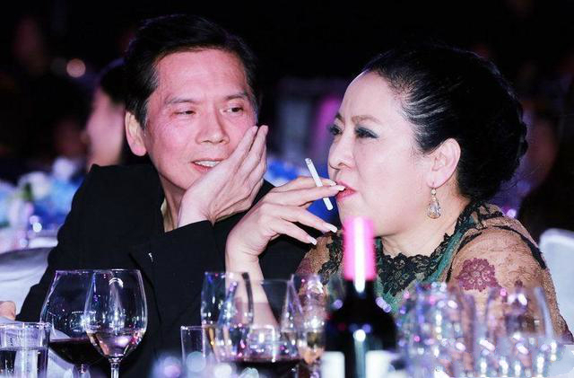 向华胜向华强同母异父,向华强和向华炎