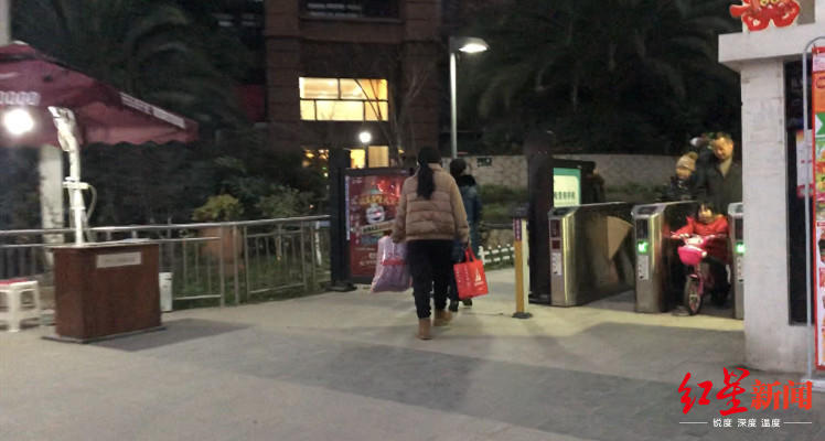 女子遭男子尾随电梯霸气警告,女子被陌生男子尾随进电梯