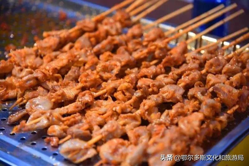 转九曲猜灯谜，赏民俗听老腔，约网红品美食到康镇~