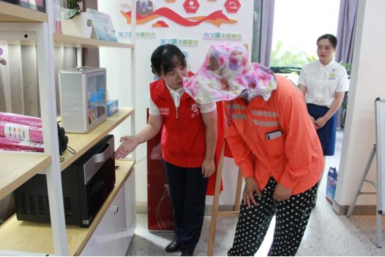 致敬高温天气下拼命工作的人,致敬在高温天气下工作的人