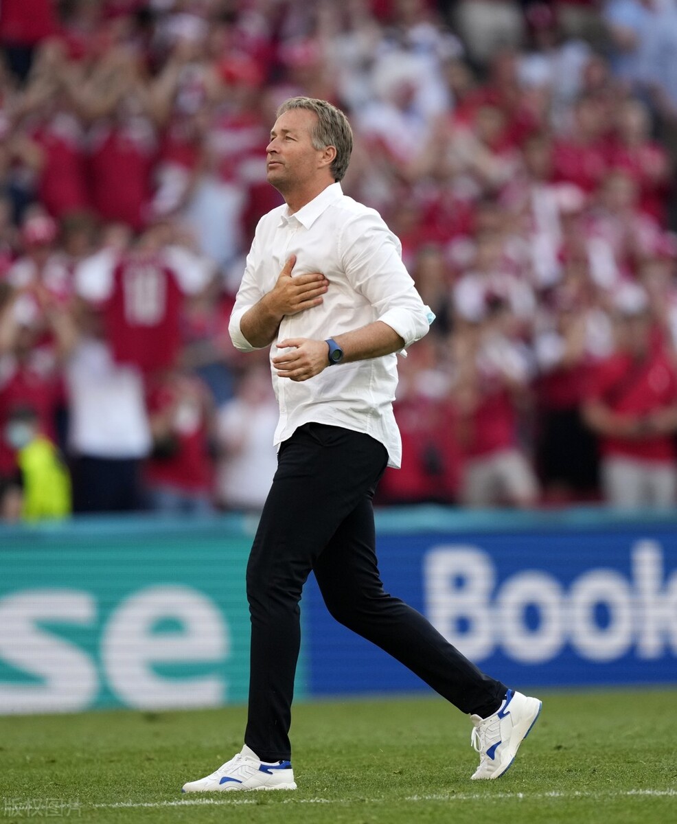 勒夫时装,欧洲杯教练帅照