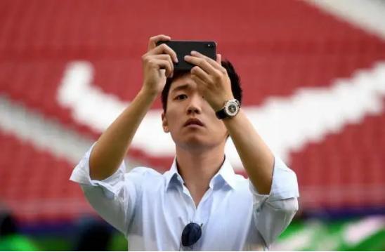 章泽天超越王思聪,超越富一代的富二代