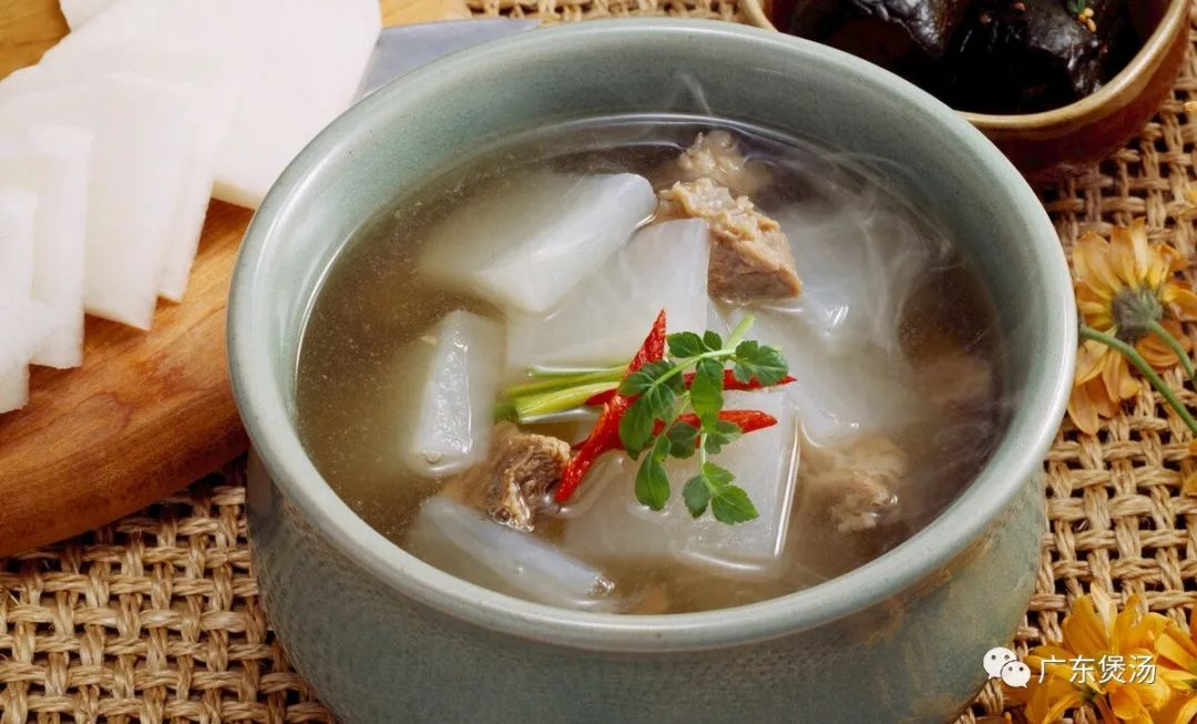 天冷了炖一锅萝卜羊排汤暖身暖胃,萝卜炖羊排汤的正确方法和步骤