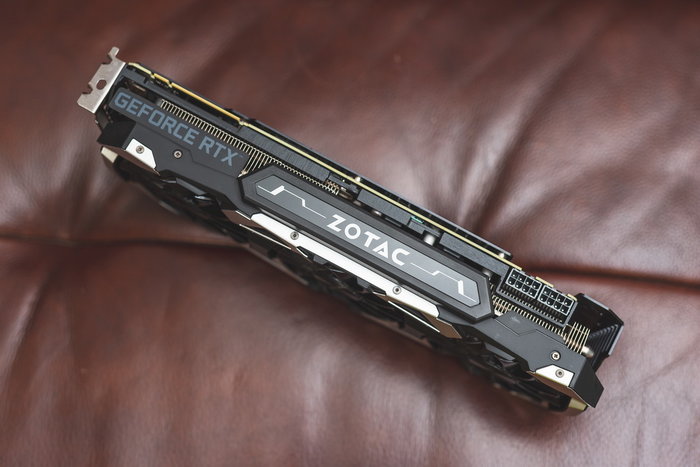 圣诞节前装一台白色雪花主机