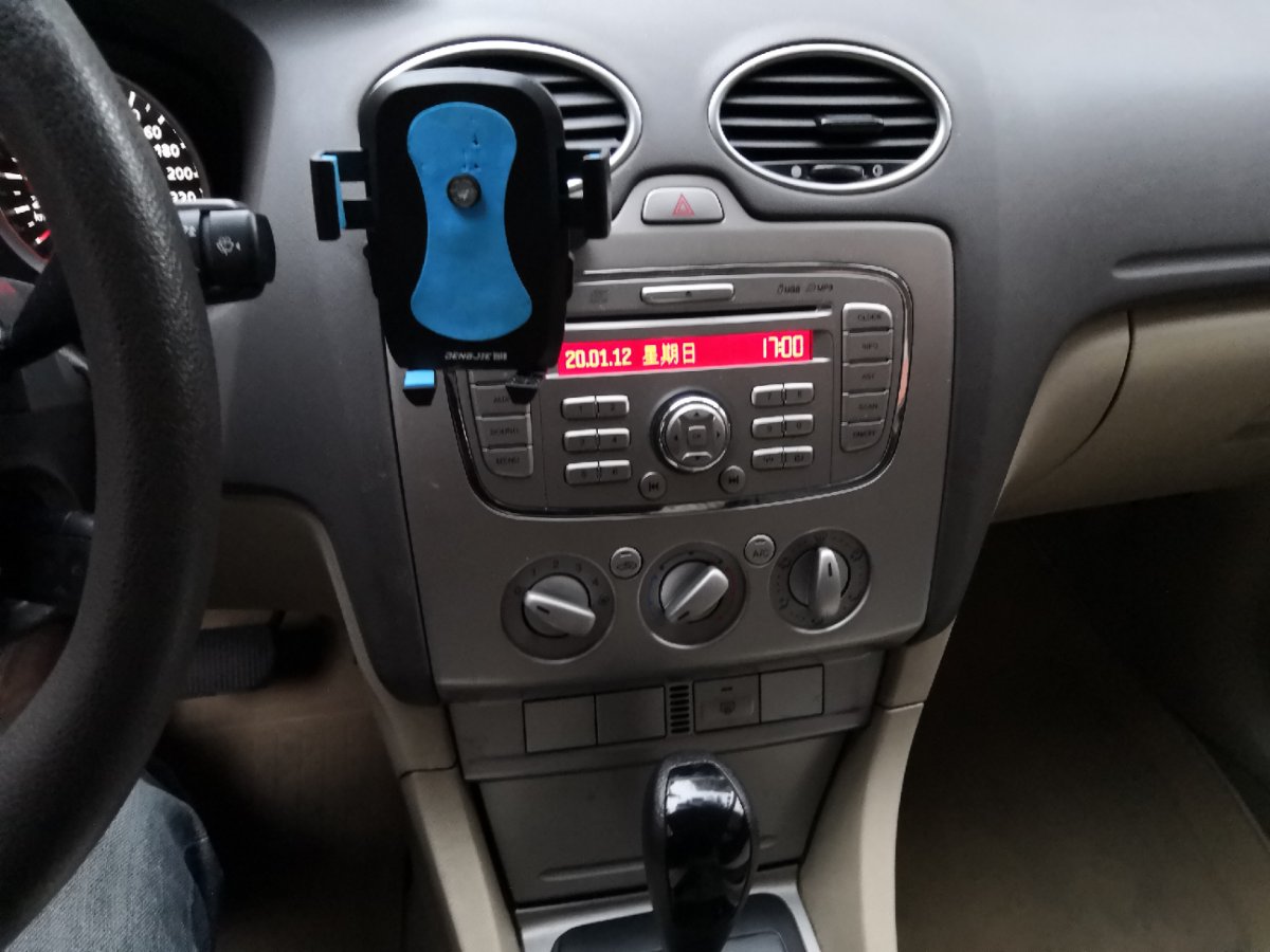 经典福克斯两厢自动1.8,经典福克斯2.0手动两厢