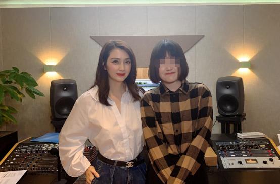 48岁洪欣复出后有点憔悴,48岁洪欣最惊艳的图片