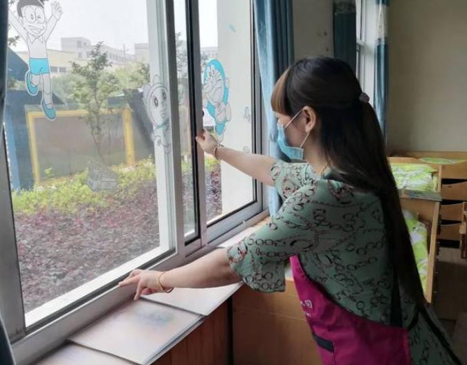 冬天天气干燥加湿器使用啥水,冬天屋里干燥有必要买个加湿器吗