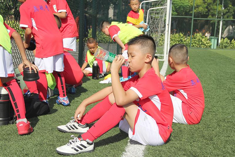 巴萨足球夏令营2017,南充奥航足球夏令营