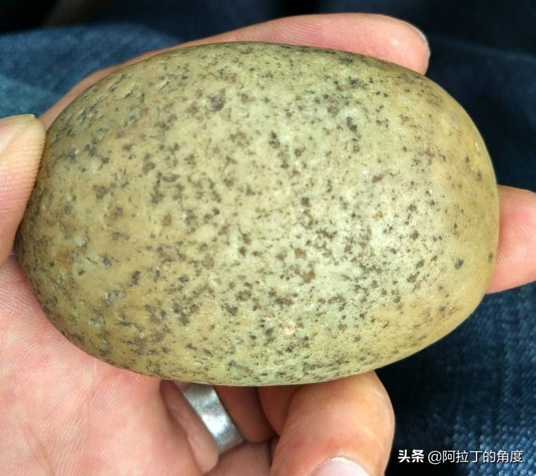 每天都有陨钻出现，别有用心的人不要再发布了，还石友一片净土