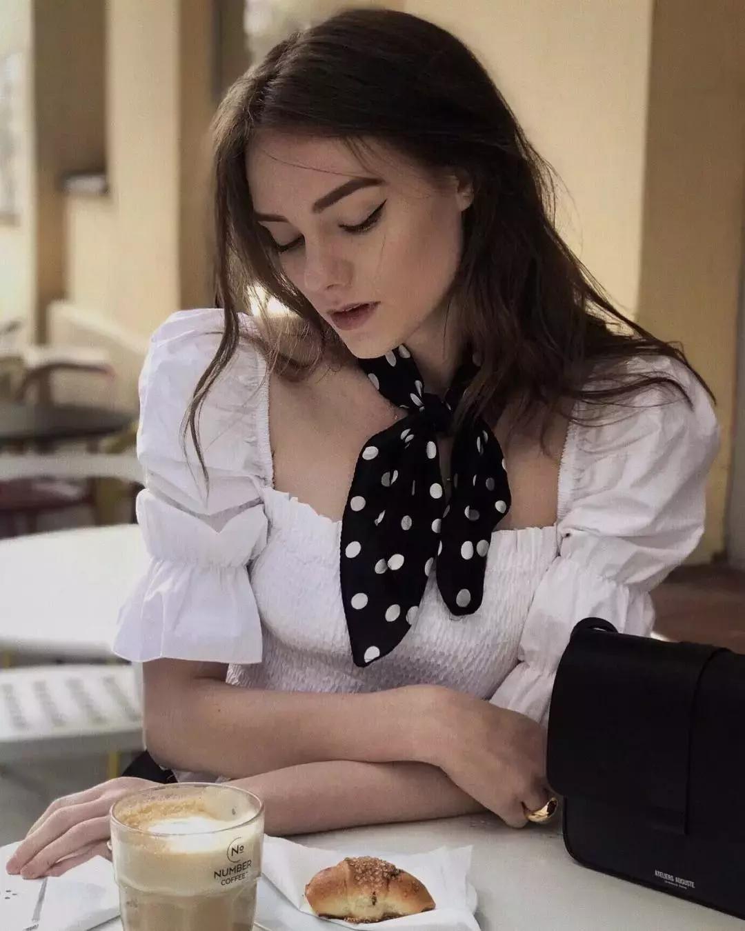 每次穿衣服的时候都觉得难受,瘦了之后穿衣服的感觉真的很舒服