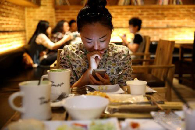 资深风水师一年收入数百万,现代女风水师