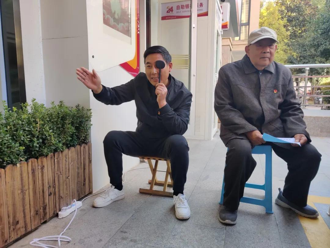 真情融入社区义诊温暖民心——重阳节敬老义诊活动顺利举办