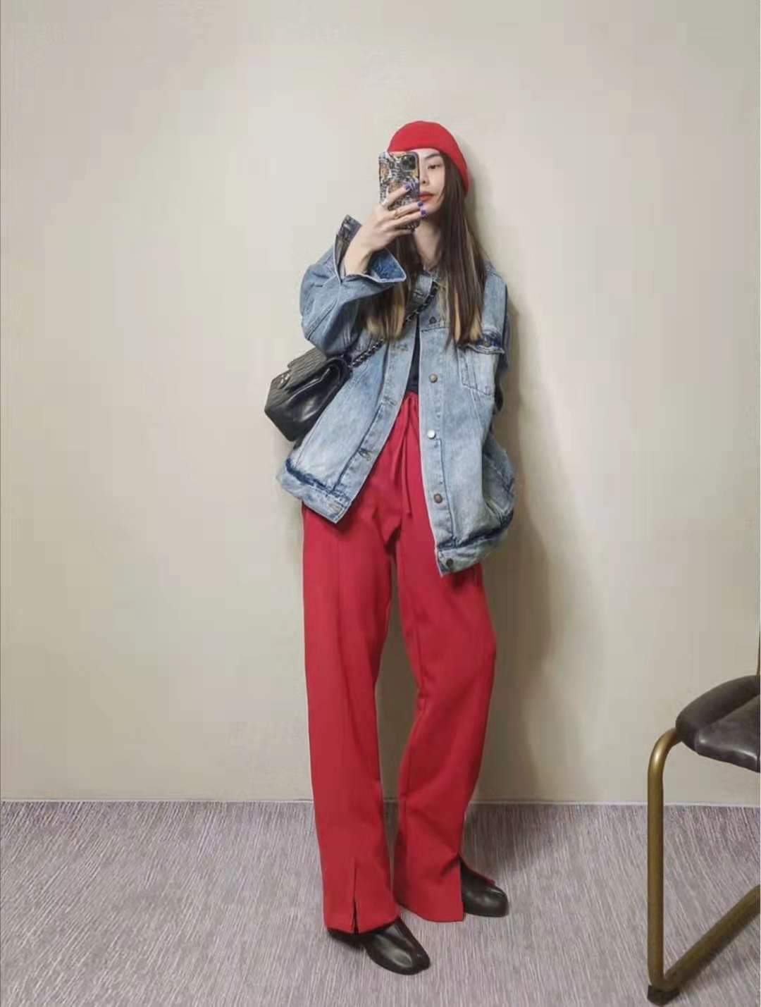 红色民族风上衣搭配什么裤子,咖啡色裤子配红色上衣好看吗