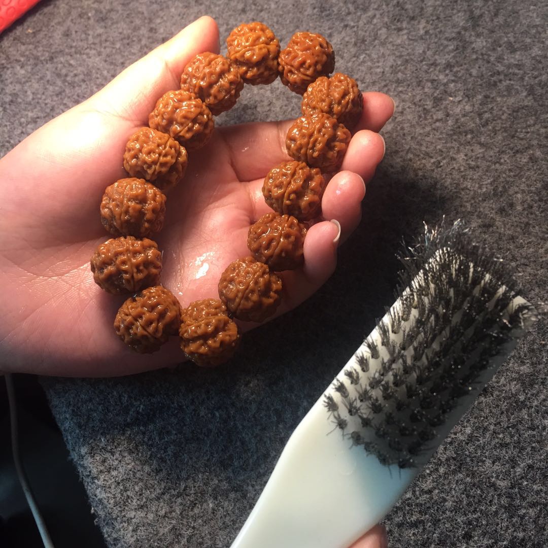 如何把金刚菩提的果肉清理干净,盘玩过的金刚菩提如何清洗