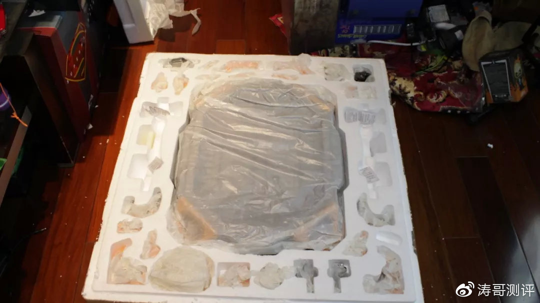 开箱价值1万的新年礼物,10000元以上的大黄蜂模型