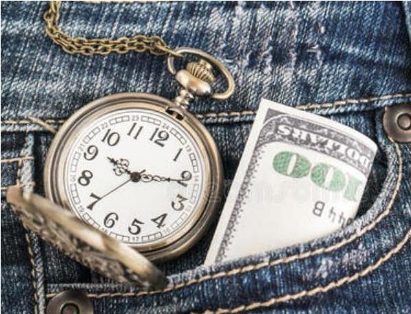 牛仔裤是时尚界的经典,牛仔裤是永不过时的经典