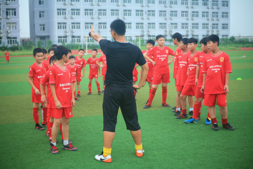 驻马店建业杯,河南建业赛前采访球迷