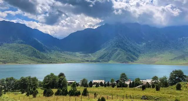 冬天四川旅游十大必去景点,四川冬日旅游景点推荐