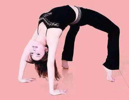 腰椎滑脱和腰椎间盘突出哪个严重,想知道腰椎间盘突出是怎样引起的