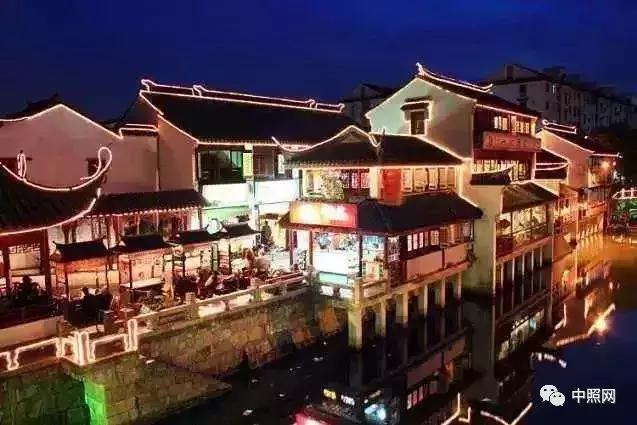 夜上海整个城市灿烂,如今的夜晚