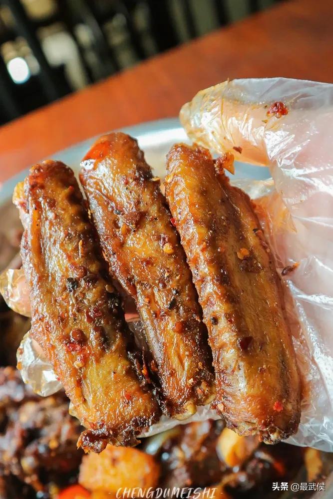 成都这些小店要关门的话，好多人会哭的！