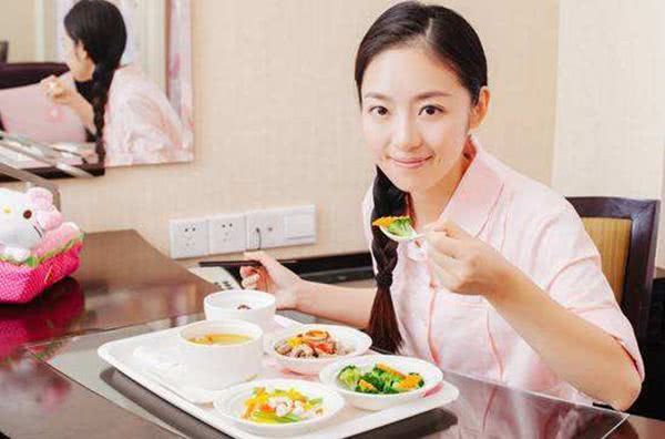 坐月子吃什么食物下奶最快,坐月子吃什么下奶最快最好