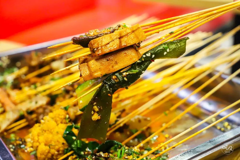 这家国潮网红串串落地襄阳啦，你只管拿串不用涮可以直接开吃