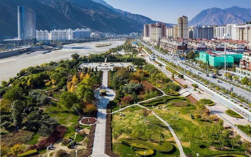 第一个全域旅游城市,全域旅游目的地