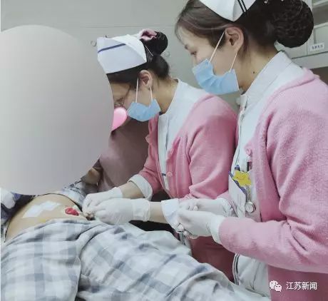 12岁男孩澡堂滑倒,12岁男孩厕所滑倒