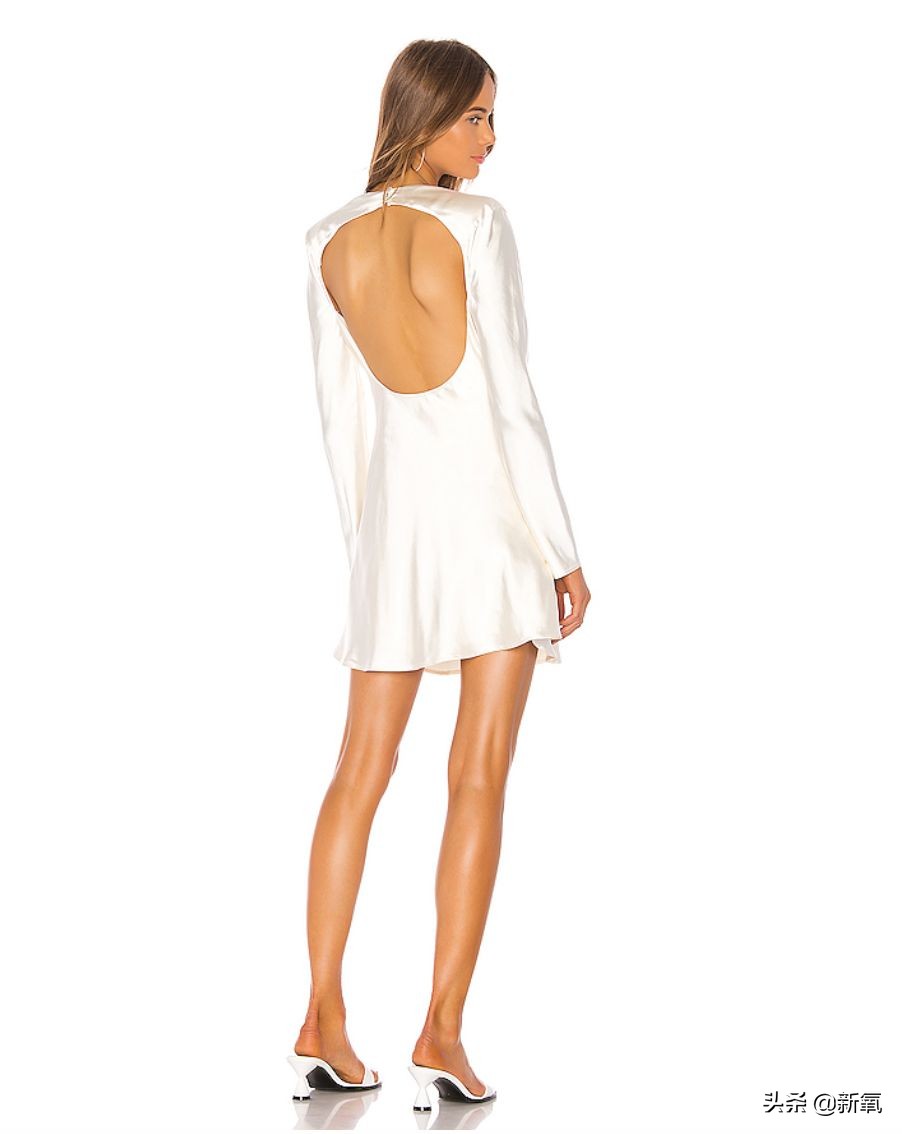 钟楚曦同款连衣裙丝绒,钟楚曦同款白色吊带连衣裙