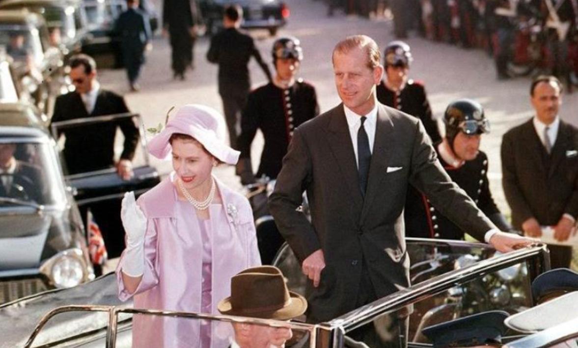 英国皇室查尔斯和戴安娜,英国女王和查尔斯日常
