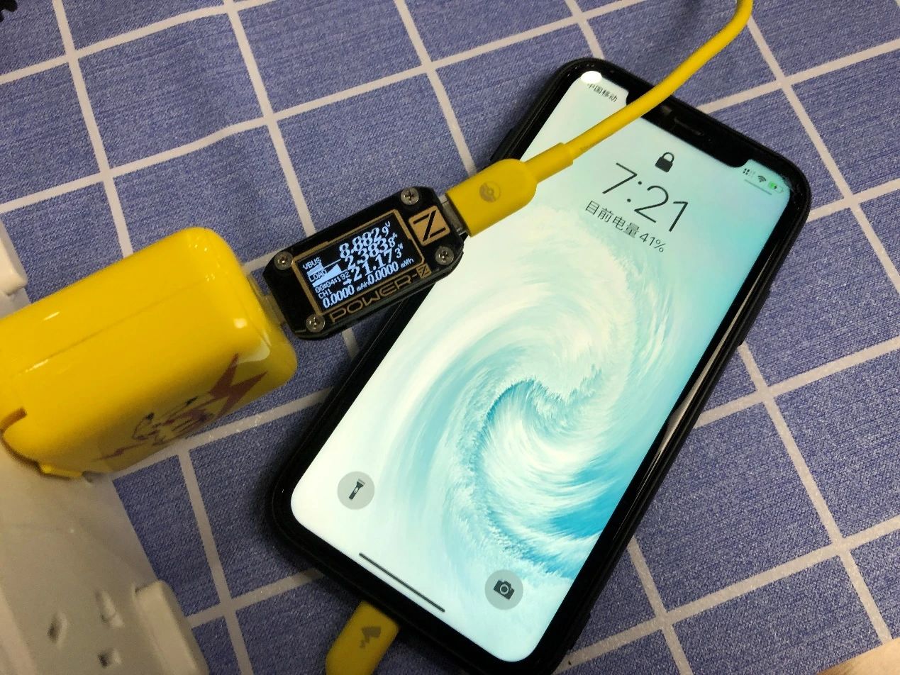 anker宝可梦充电器,anker18w小巧款充电宝测评