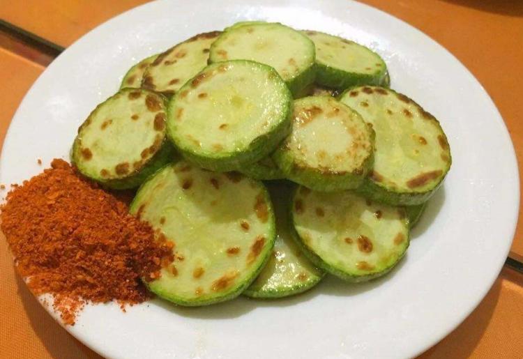 云南建水，一座有着全国第三大孔庙的边陲古城，烧烤更是享誉全省