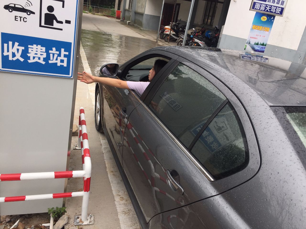 有驾驶证不敢上路有必要找陪练吗,有驾照不敢开车可以重新报班