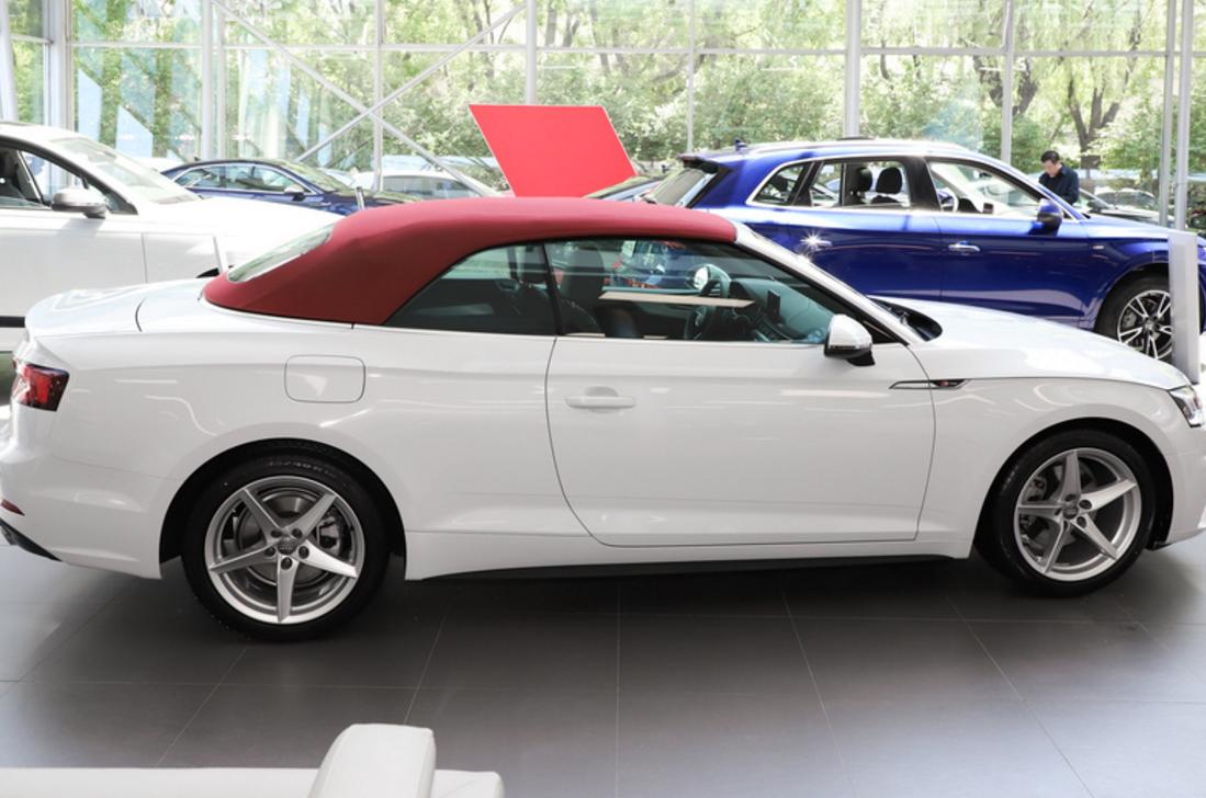 这才是“撩妹神器”，无框车门+50码内敞篷开闭，年轻人就该盘它