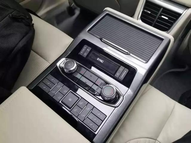 2019款福特金牛座,配置丰富满足日常需求福特金牛座