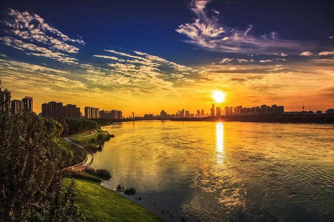 大金链小手表怎么样,大金链子小手表有用吗