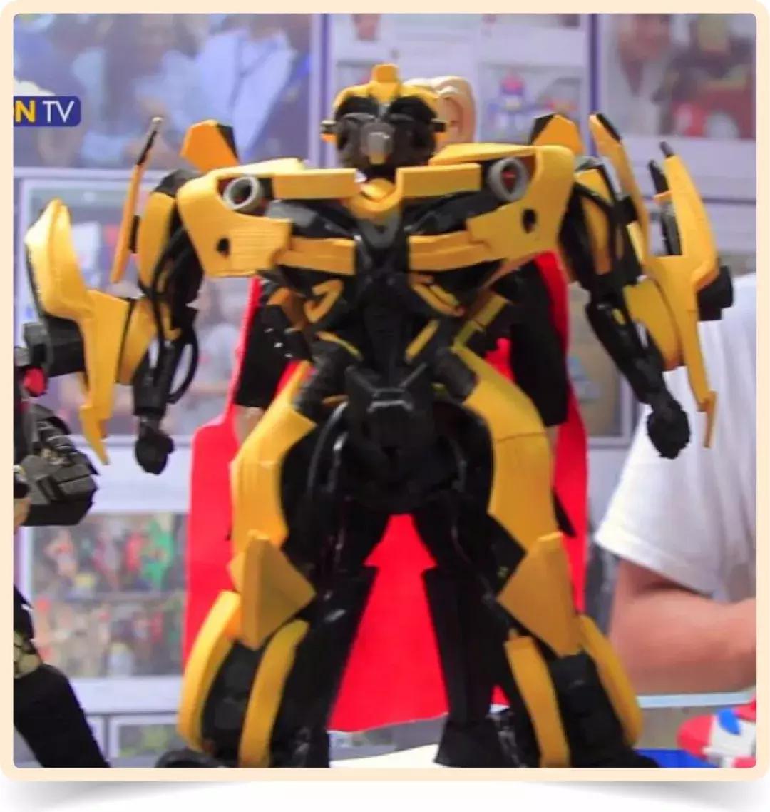 男孩毁了他的手办,亲手毁掉一个二次元手办