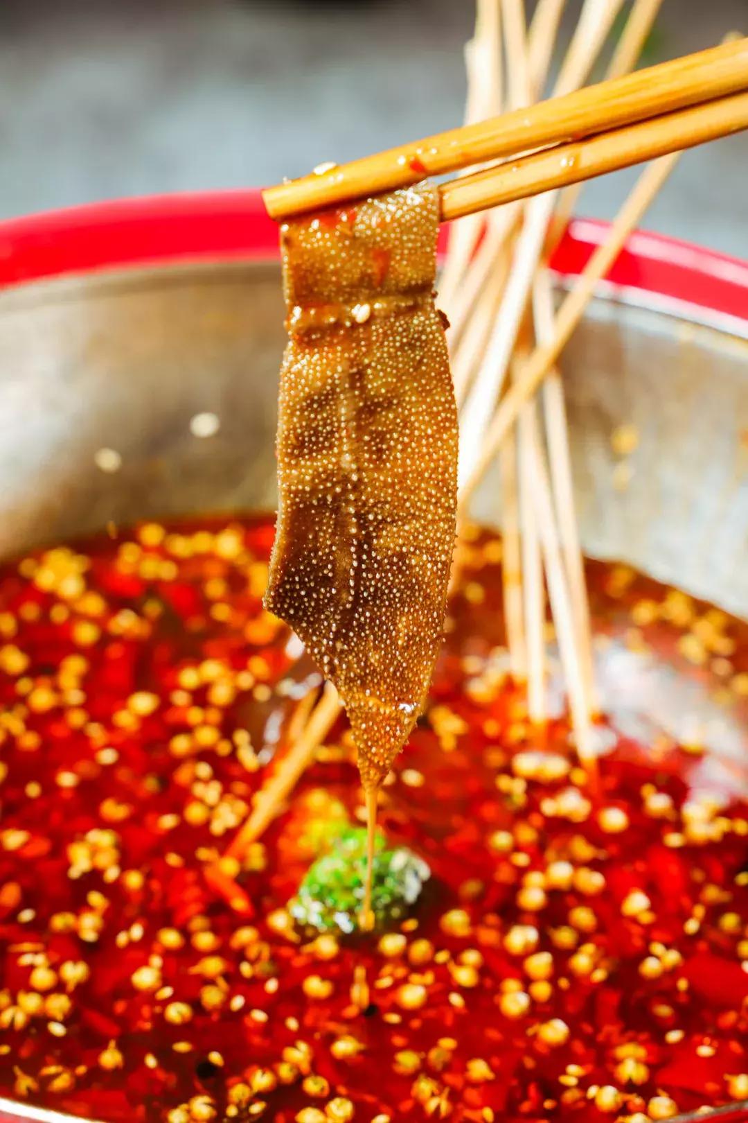 Wow~穿红衣就免单117！这家店到底什么来头！