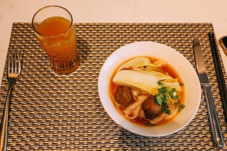 深圳南山希尔顿逸林酒店一室一厅,南山希尔顿逸林酒店介绍