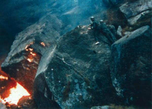 鐧藉博娌熷壙鍖鐢ㄤ簡姣掓皵寮瑰悧,鍏崄骞翠唬閮ㄩ槦鎶曞脊鍥剧墖