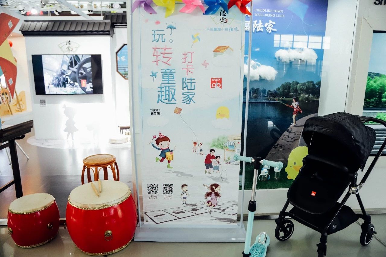 这个小镇承载了所有的童年跟青春,这座小镇承载了太多的回忆