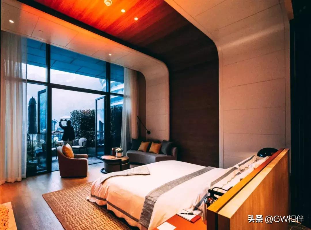 上海世茂深坑酒店建造过程,上海深坑酒店世界建筑奇迹