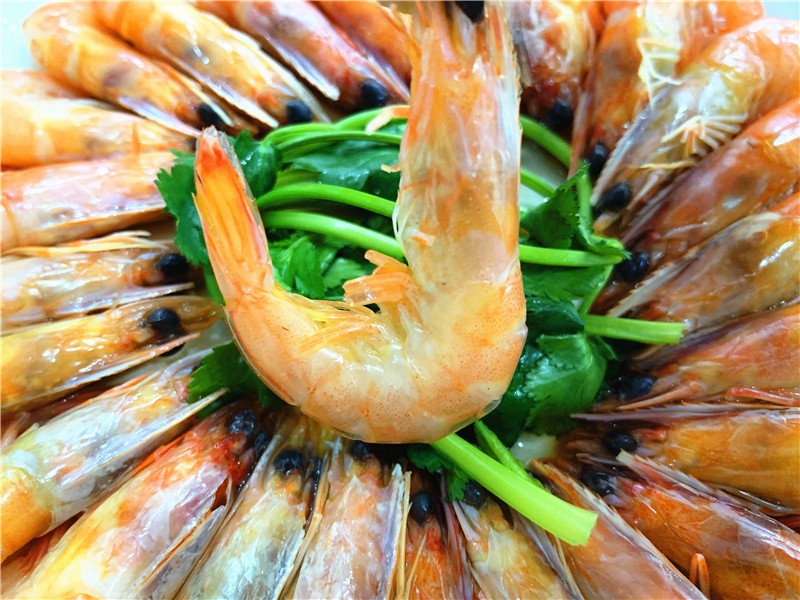 煮虾时，用热水还是冷水？一旦用错“水”，虾绝对腥味重，肉质柴