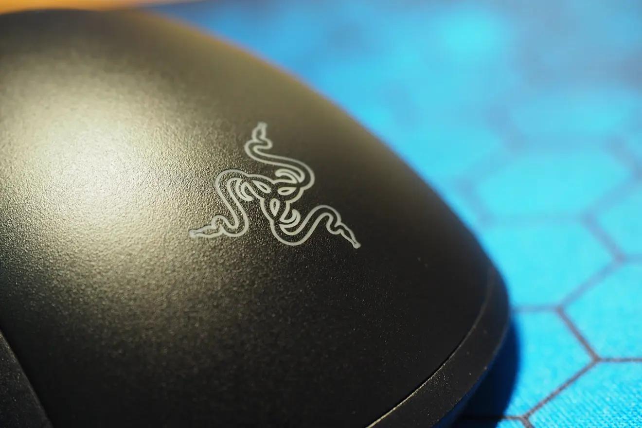 雷蛇毒蝰终极版无线鼠标评测,雷蛇毒蝰mini游戏鼠标评测