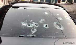 小车被撞凹陷怎么办,车尾被撞小凸要维修吗