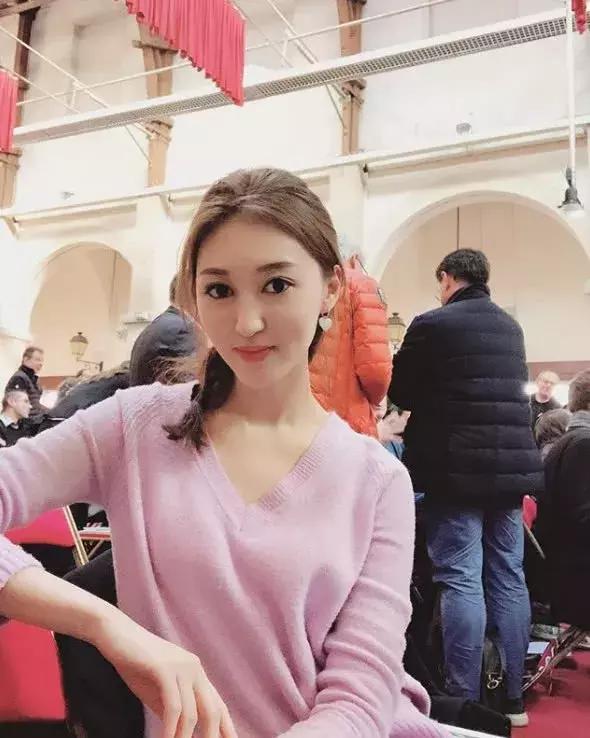 39岁前港姐结婚6年依旧恩爱,前港姐冠军晒照