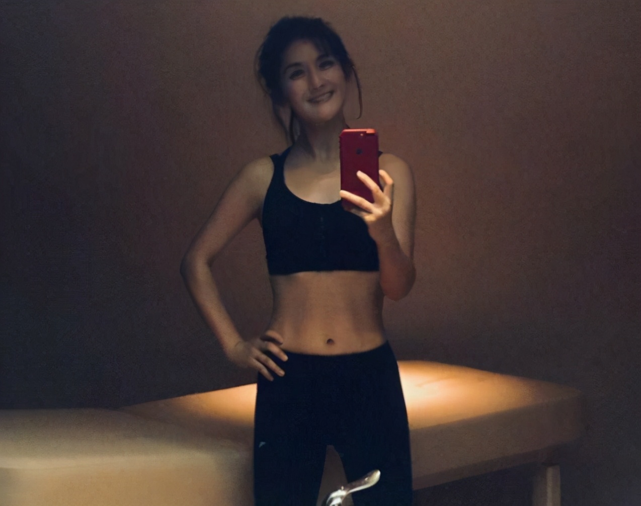 谢娜产后恢复的小妙招,谢娜练出马甲线视频