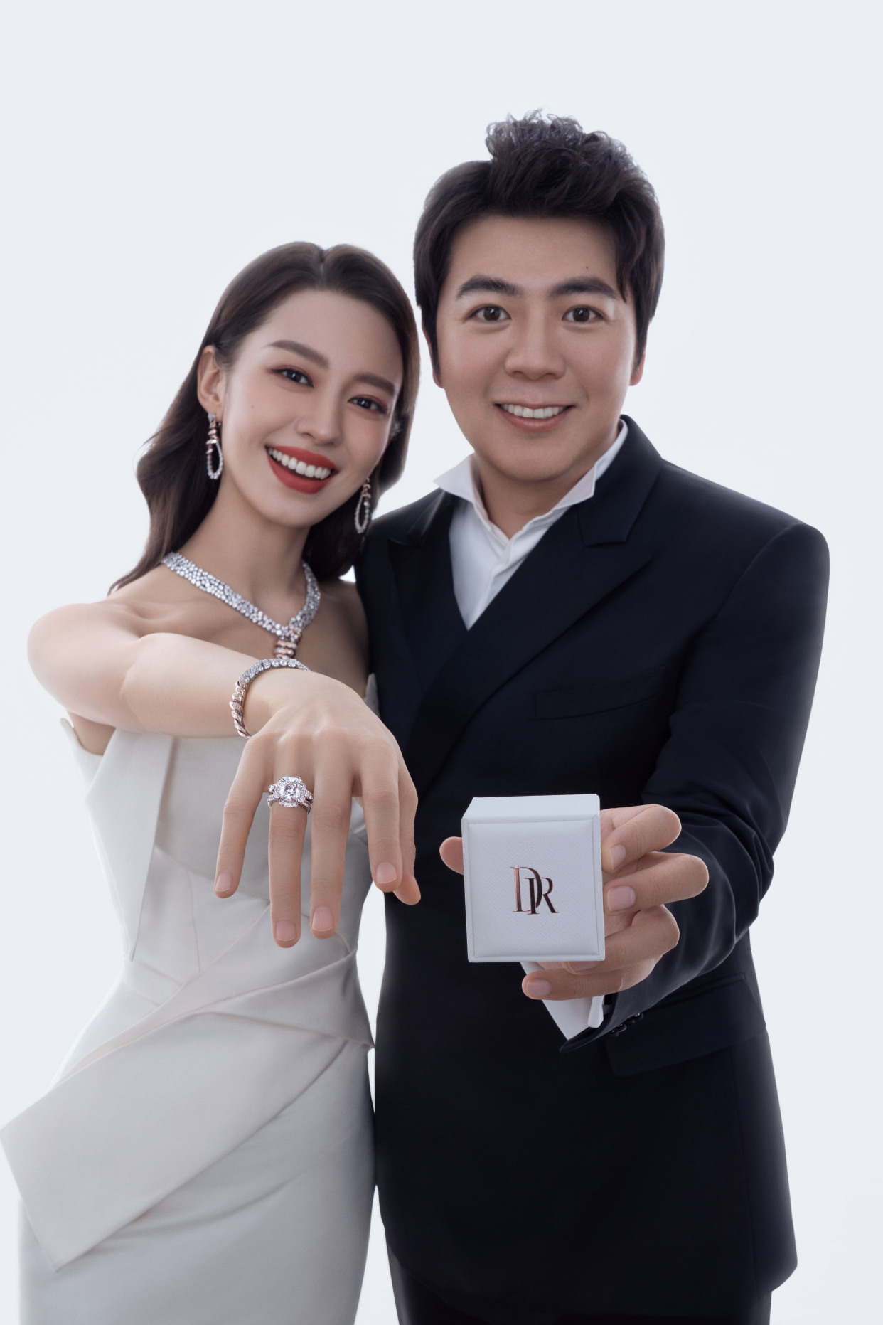 郎朗送给吉娜的戒指,郎朗吉娜同款dr钻戒多少钱