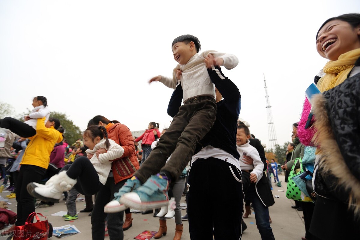 军事亲子运动会活动方案,小班亲子运动会活动方案